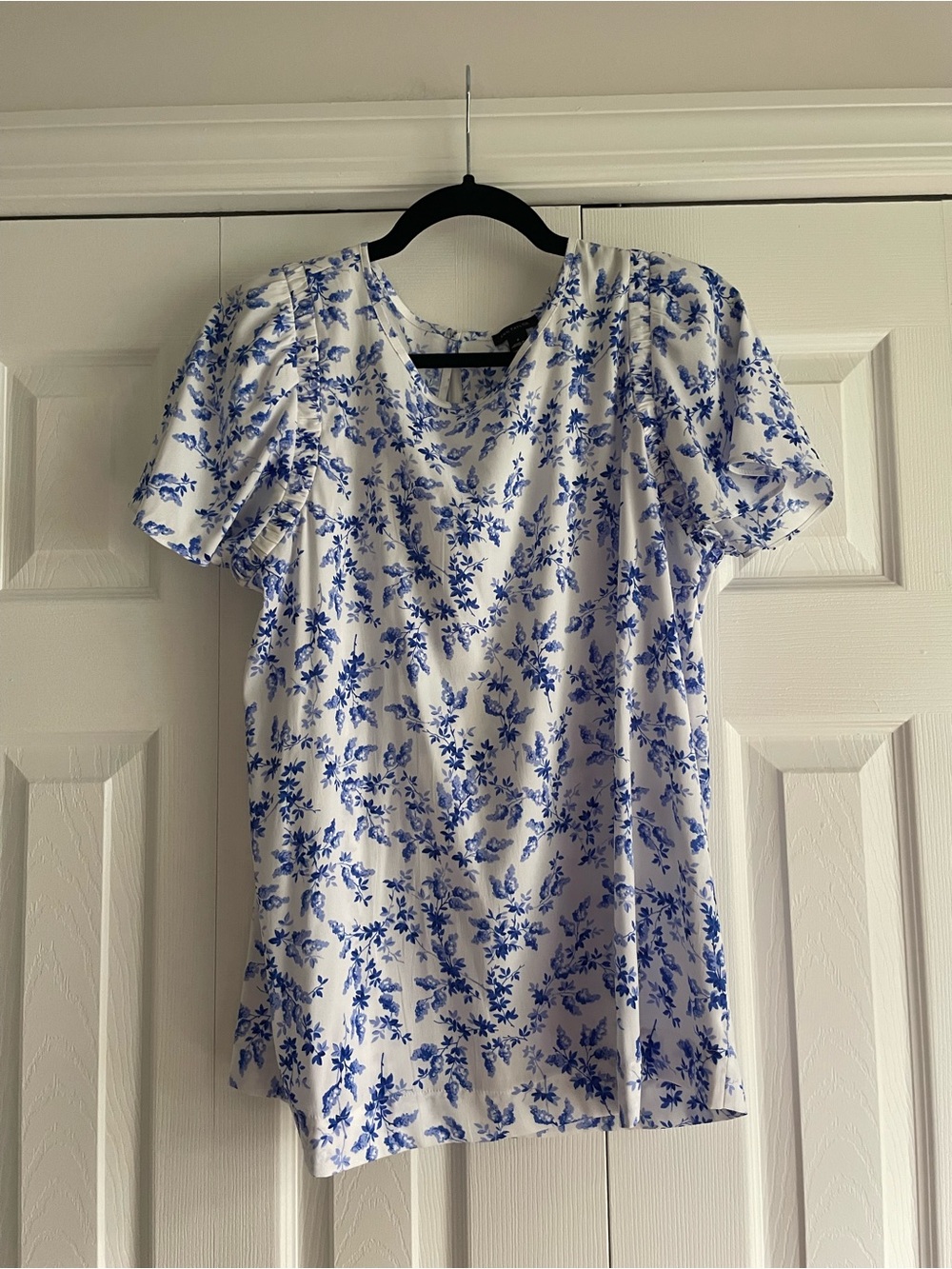 Ann Taylor White Blouse with Blue Floral Print and Puff Sleeves